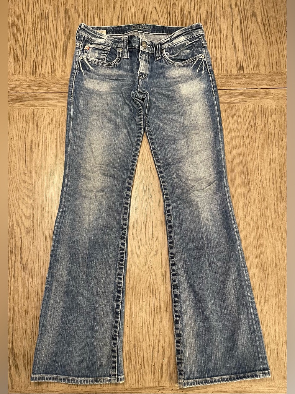 Big Star “Casey” Y2K low-rise flare jeans. Size 28L, excellent condition!